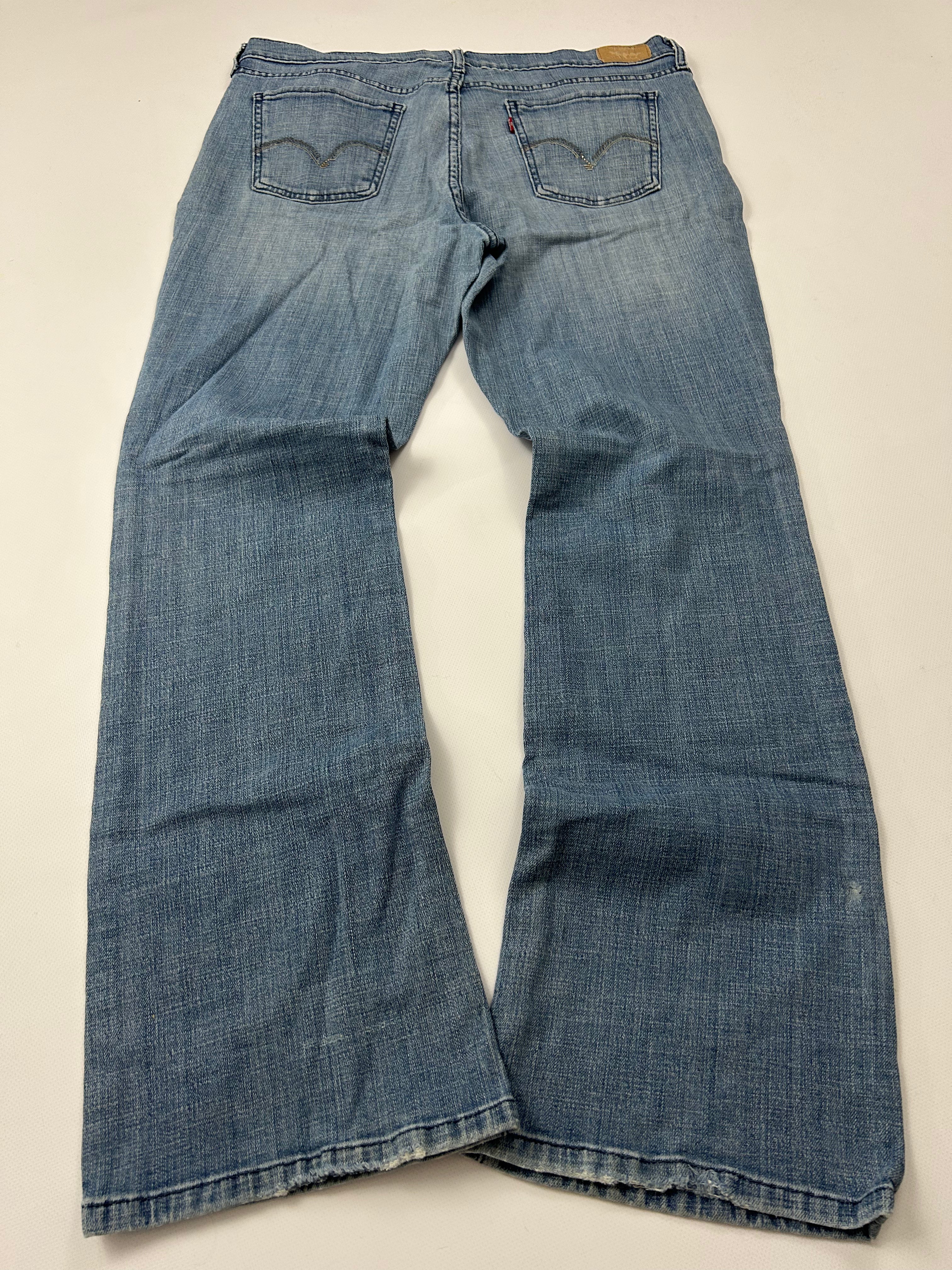 Levis bootcut Jeans