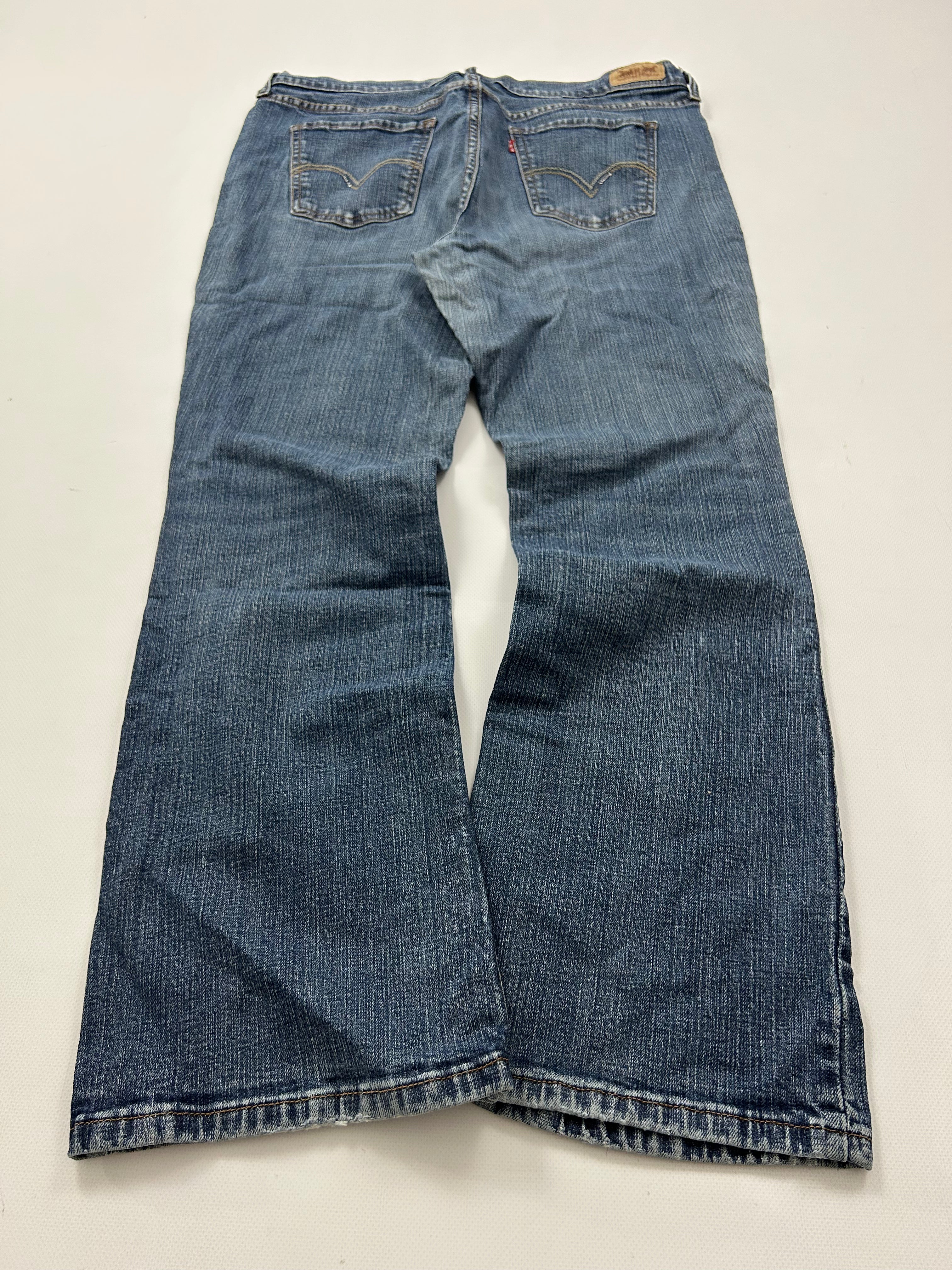Levis bootcut Jeans