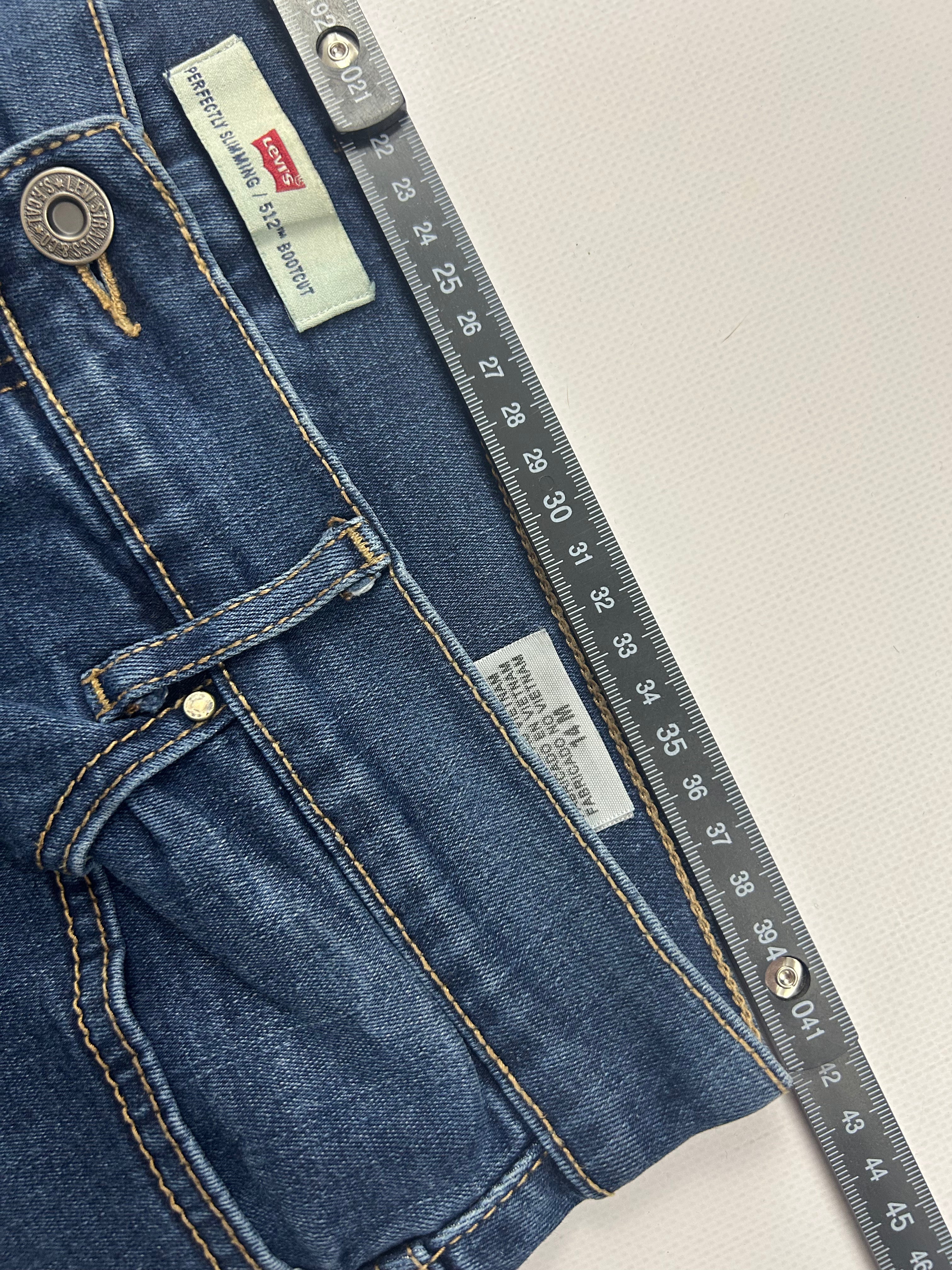 Levis bootcut Jeans