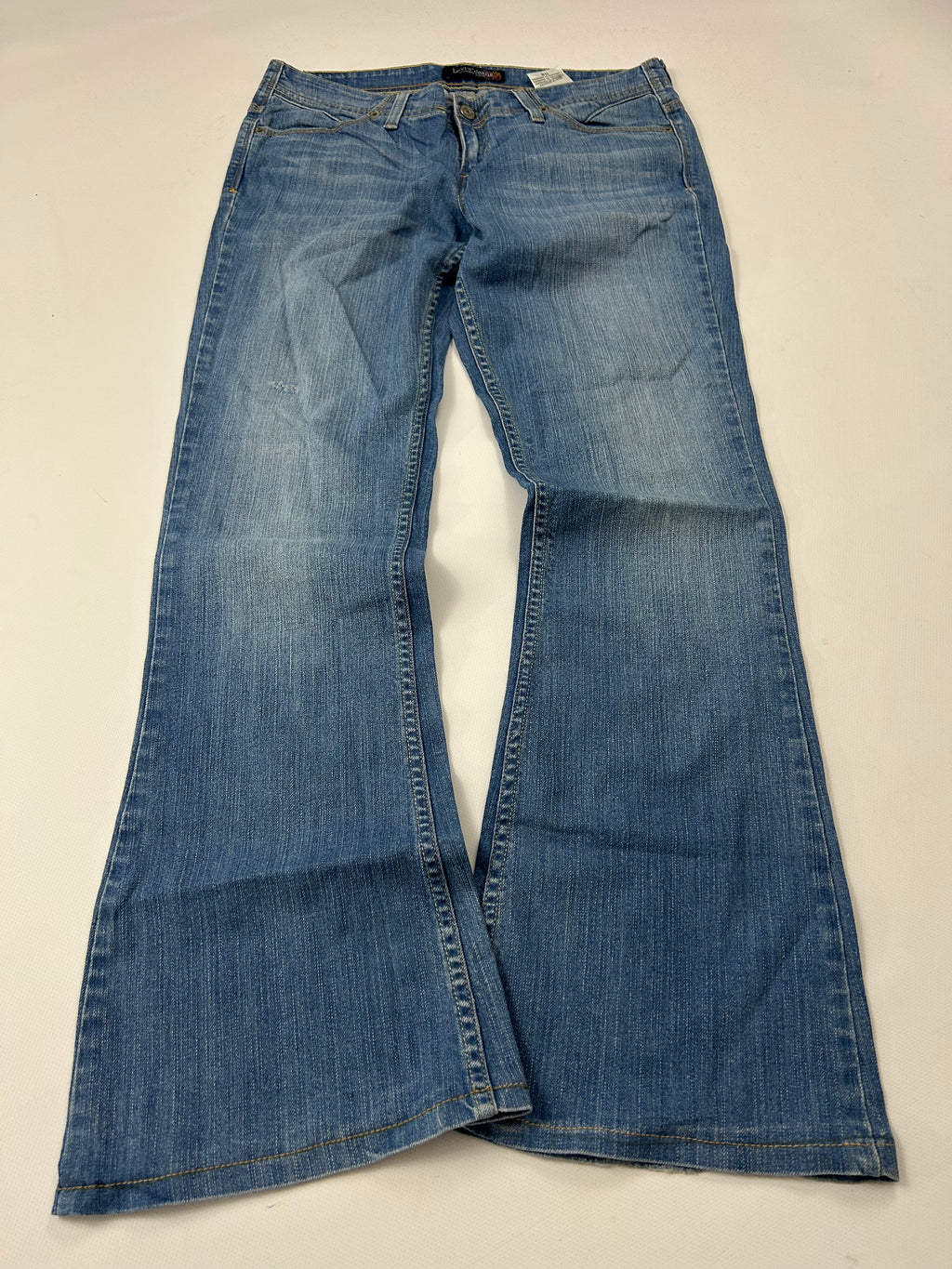 Levis bootcut Jeans