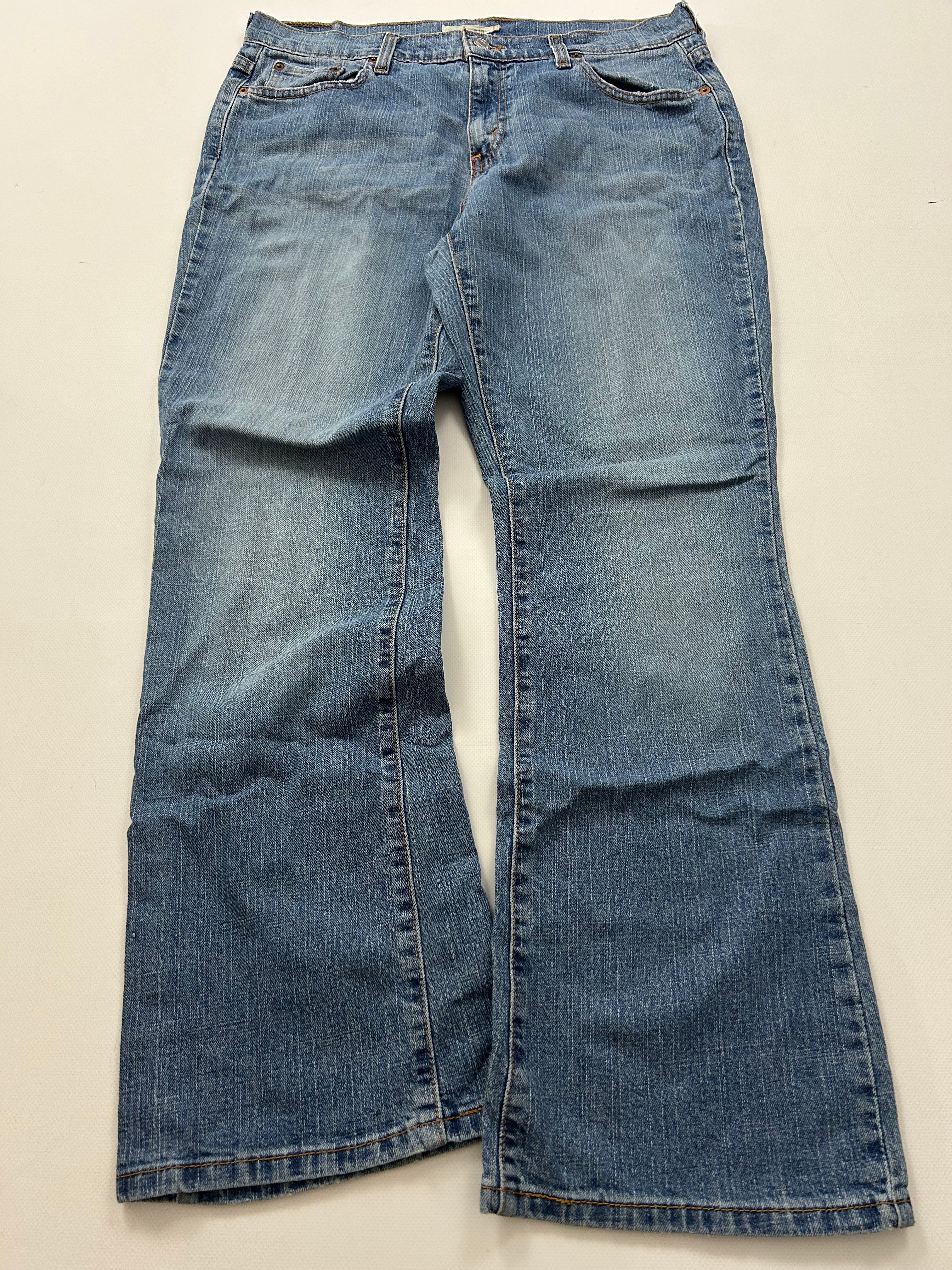 Levis bootcut Jeans