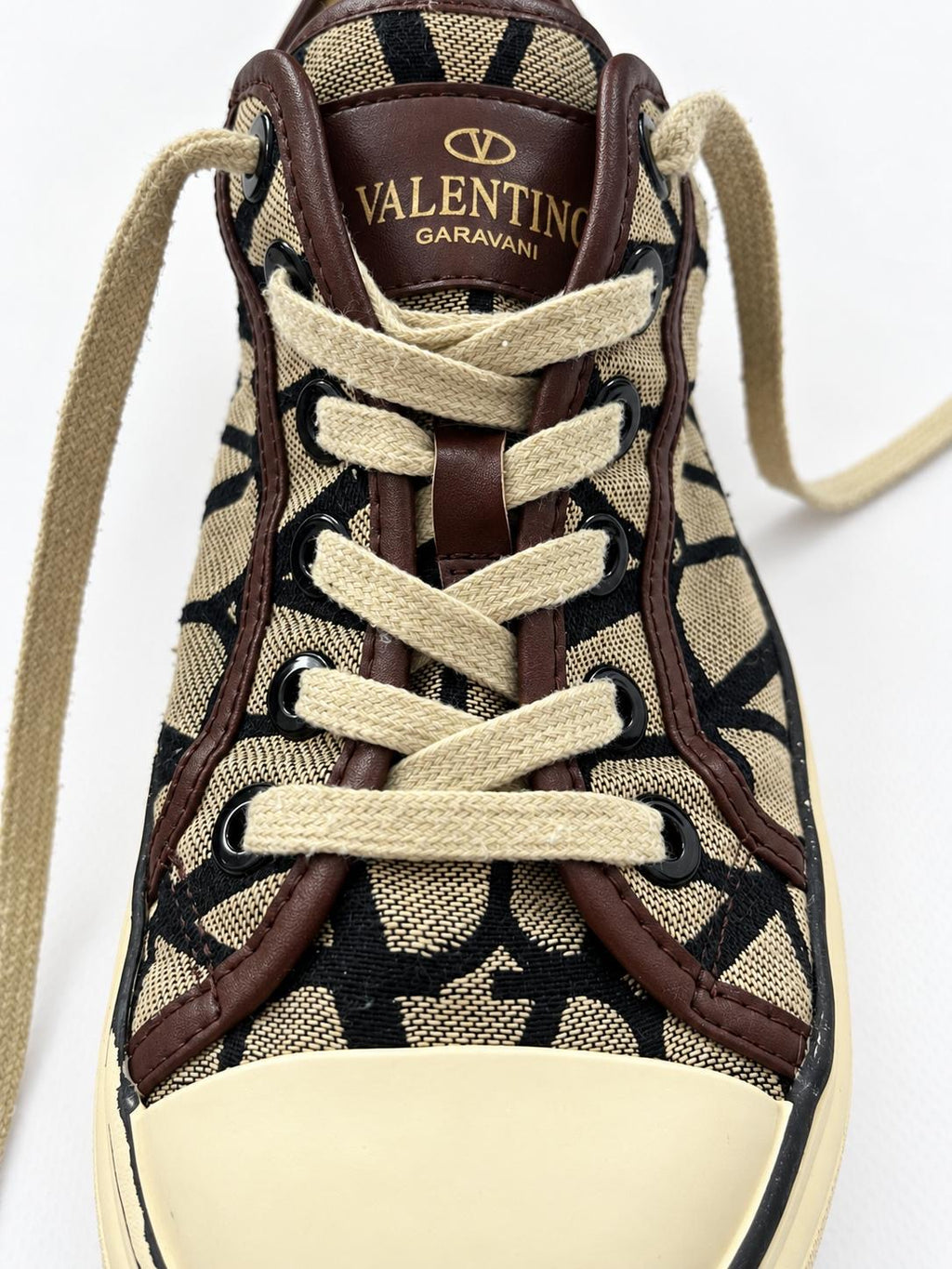 Valentino Sneaker 42