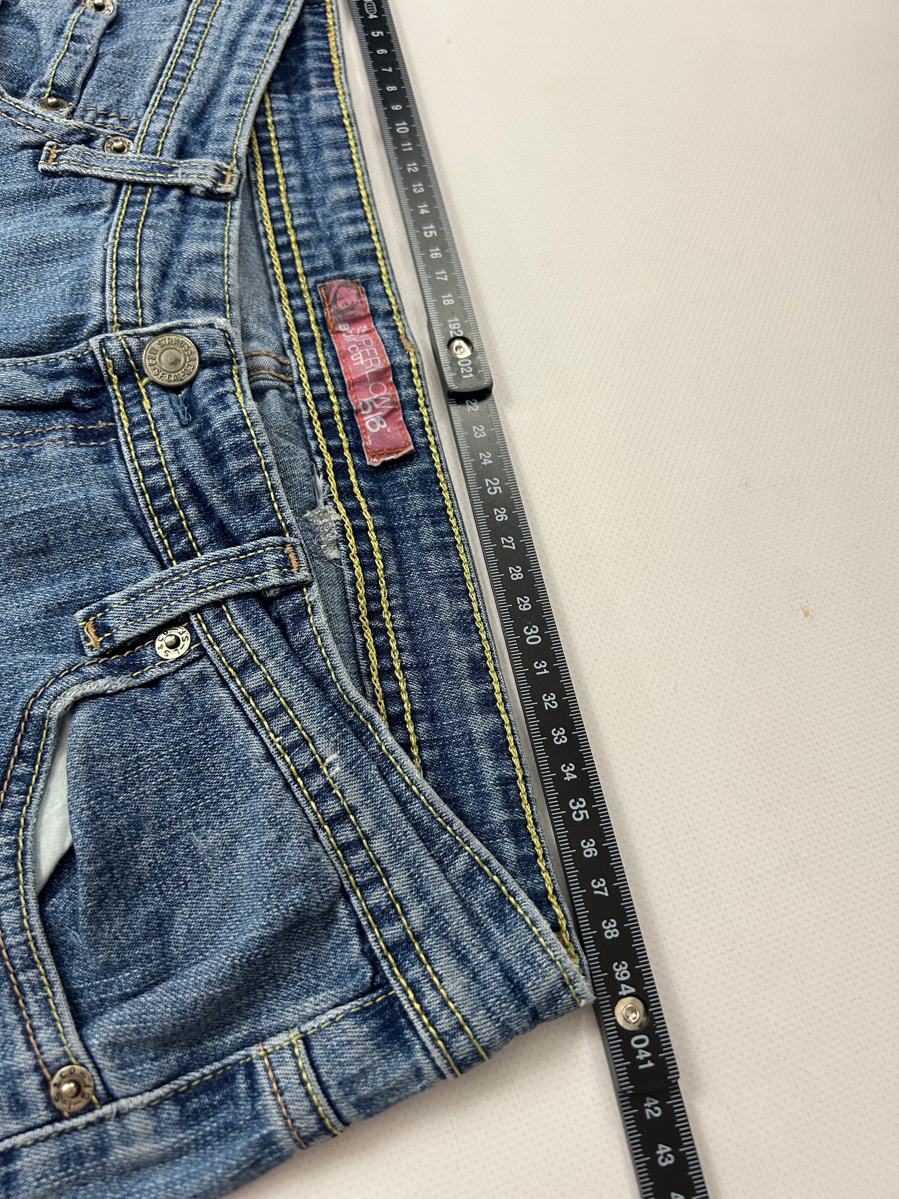 Levis bootcut Jeans