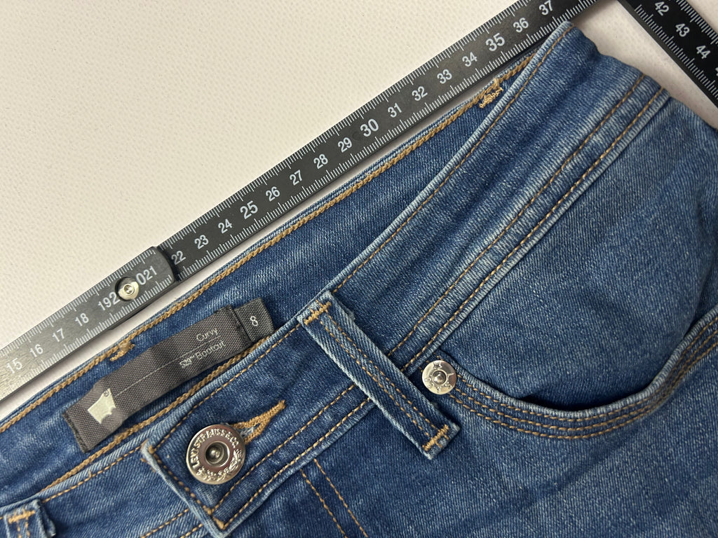 Levis bootcut Jeans
