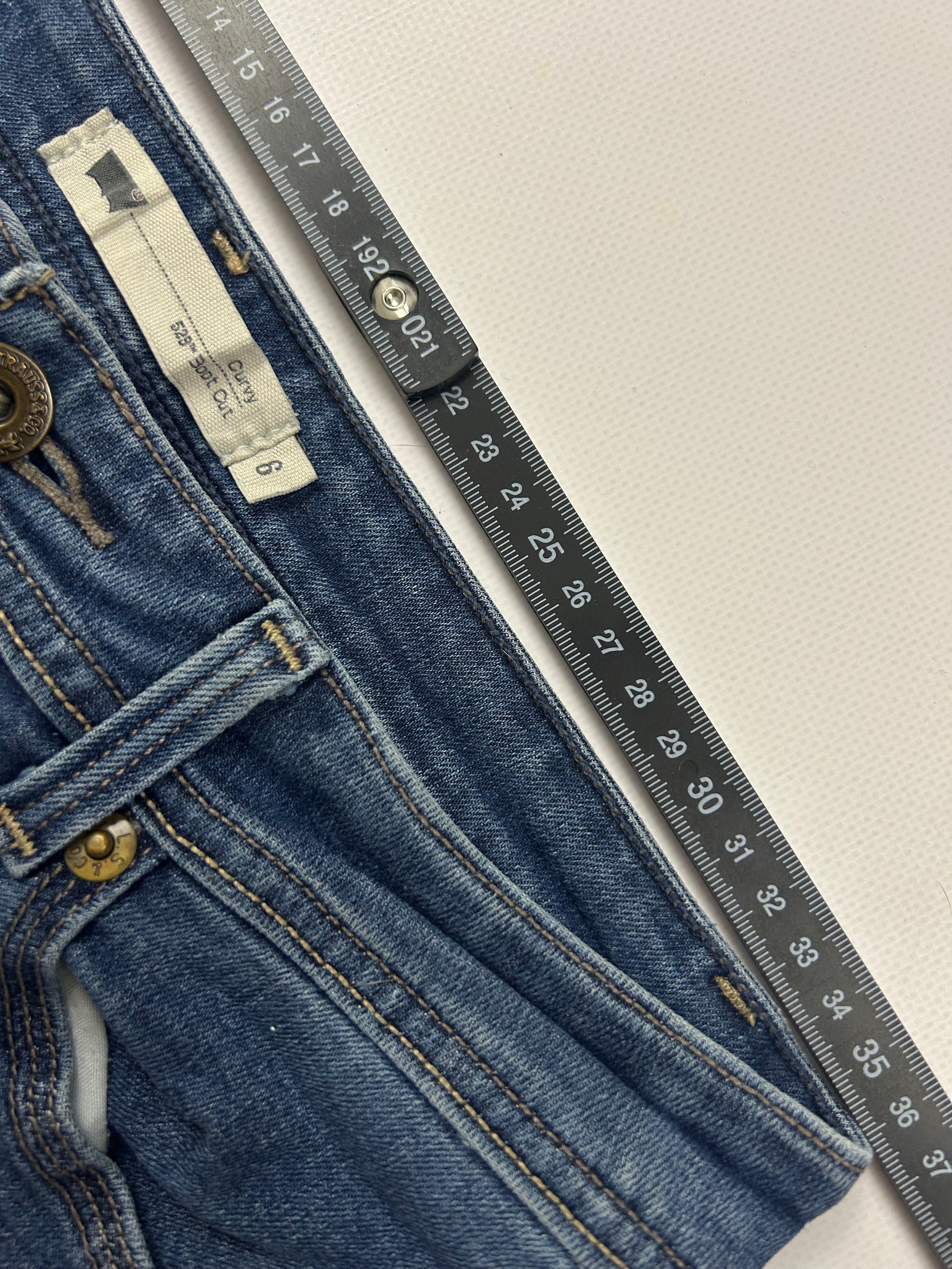 Levis bootcut Jeans